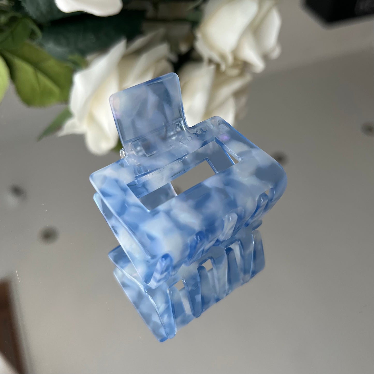 Summer Claw Clip Shade - Sky Blue 🦋💎✨ - Ladylux