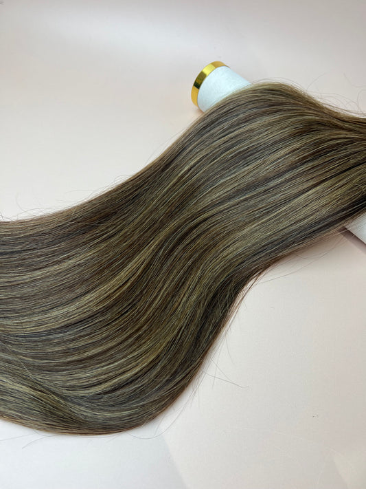 R6 4c/6c/22c Rooted Toasted Highlights 18” Tape Hair Extensions