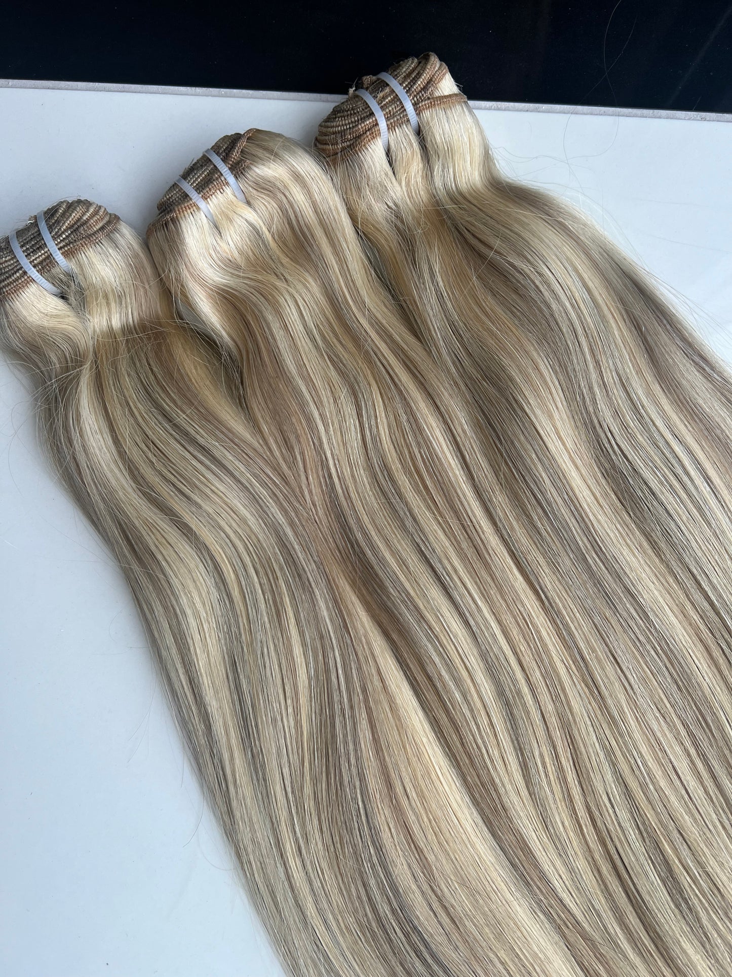 200g Wefted 20” Hair Extensions shade 613/16 Vanilla Latte - Ladylux